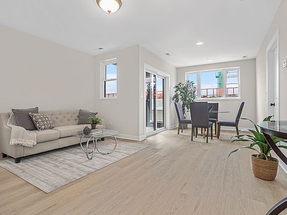 2nd image of 5416 N Winthrop Ave #2R