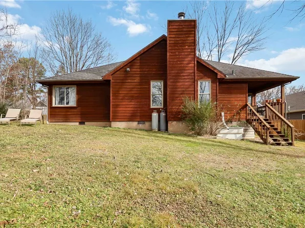 42 Overton Dr, Bella Vista, AR 72714