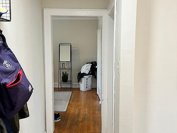 5th image of 3841-3845 N Greenview Ave #2