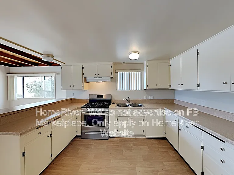 3516 Ocean Dr — Photo 6