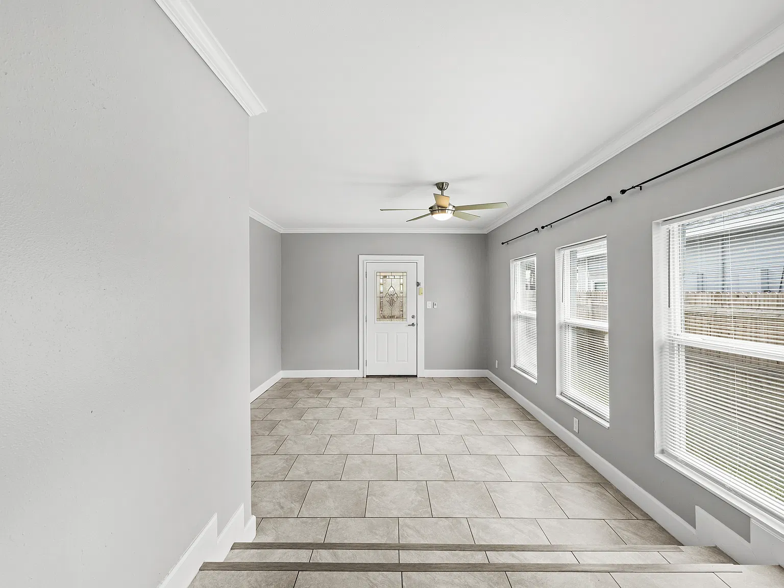 2 bed, 1220 sqft, $2,295 — Photo 2