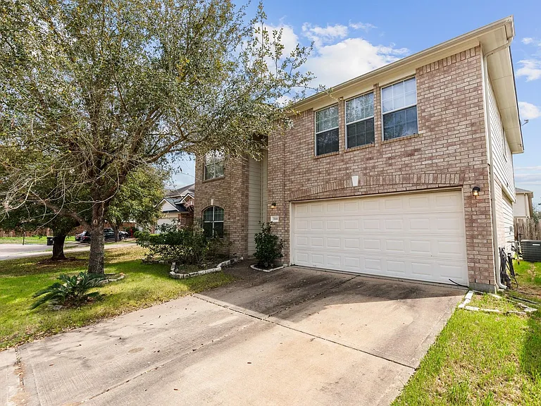3111 Holly Ranch Dr — Photo 2