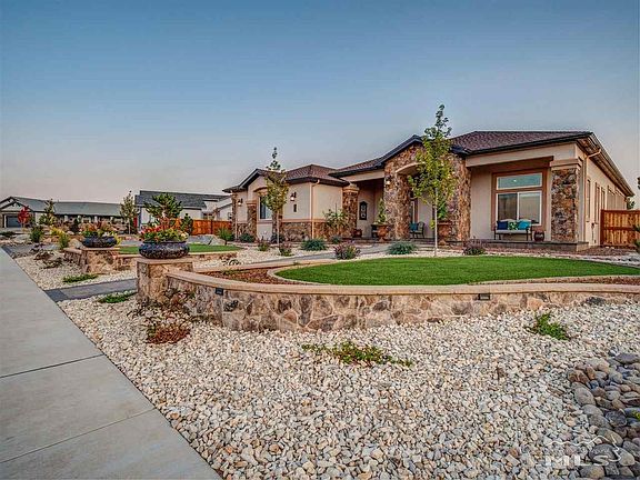 3rd image of 2 Lake Meadow Ln
