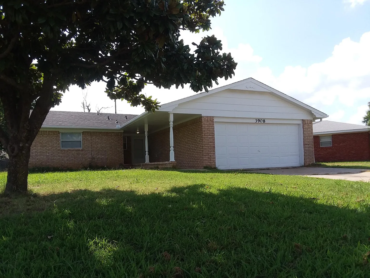 3 bed, 1.5 bath, 1088 sqft, $1,395 — Photo 3