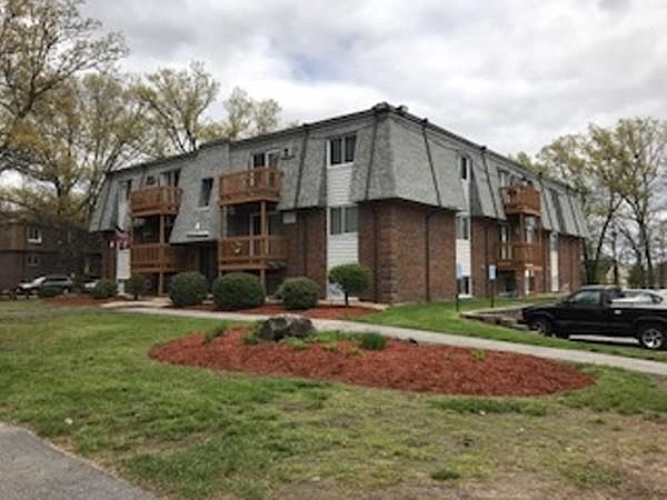 2nd image of 4 Hazelwood Ave Unit 18