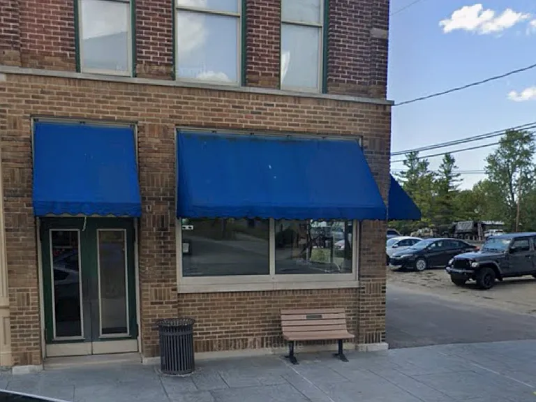 107 N Main St — Photo 1