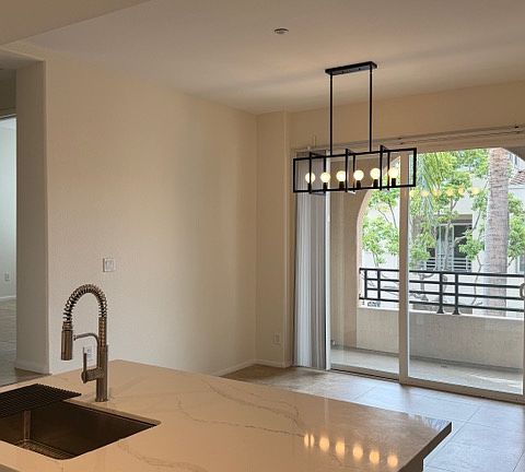 2nd image of 2972 Escala Cir