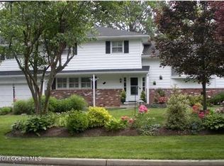 18 Laurie Ln, Little Silver, NJ 07739