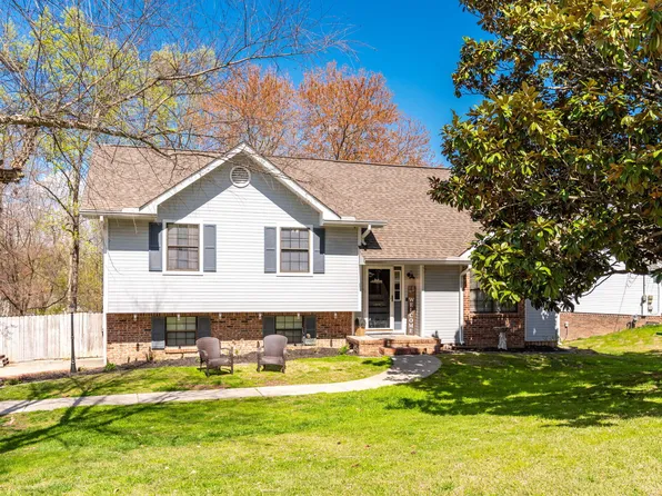 618 Lee Dr, Ringgold, GA 30736