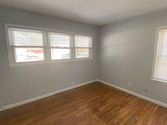 2nd image of 13070 Sarsfield Ave