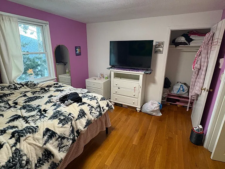 92 Sylvia St — Photo 7