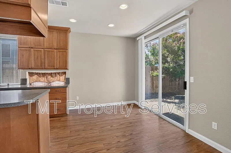 3 bed, 2.0 bath, 1626 sqft, $2,750 — Photo 3