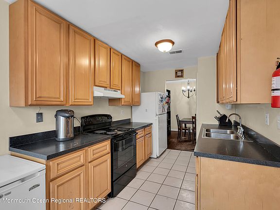 5th image of 1724 Princeton Avenue