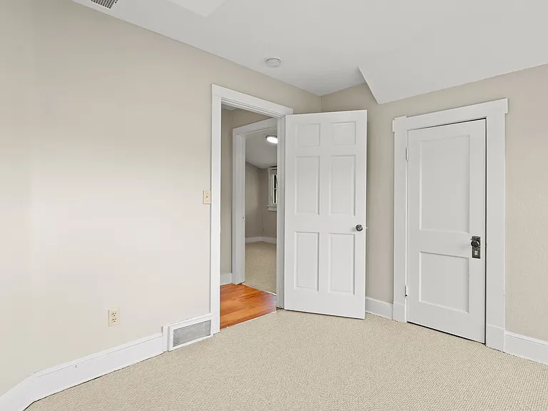 3004 Broadway St #1-3 — Photo 40