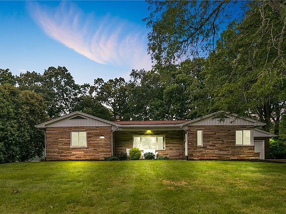2nd image of 126 White Oak Dr