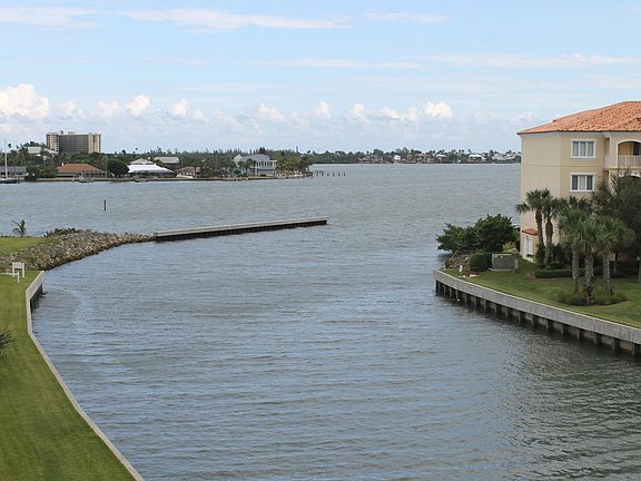 3rd image of 6 Harbour Isle Drive E #Ph03