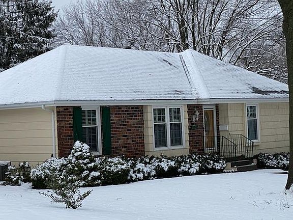 2nd image of 3905 Woodbury St