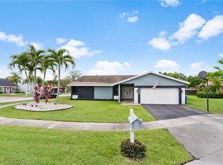 9435 NW 46th St, Sunrise, FL 33351