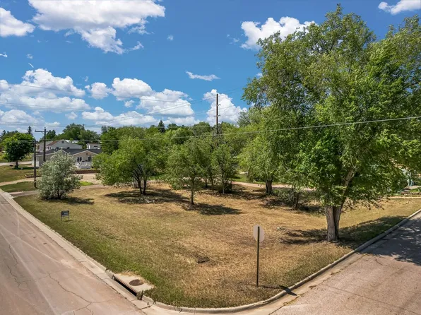 2303 Wilson Ave, Hot Springs, SD 57747