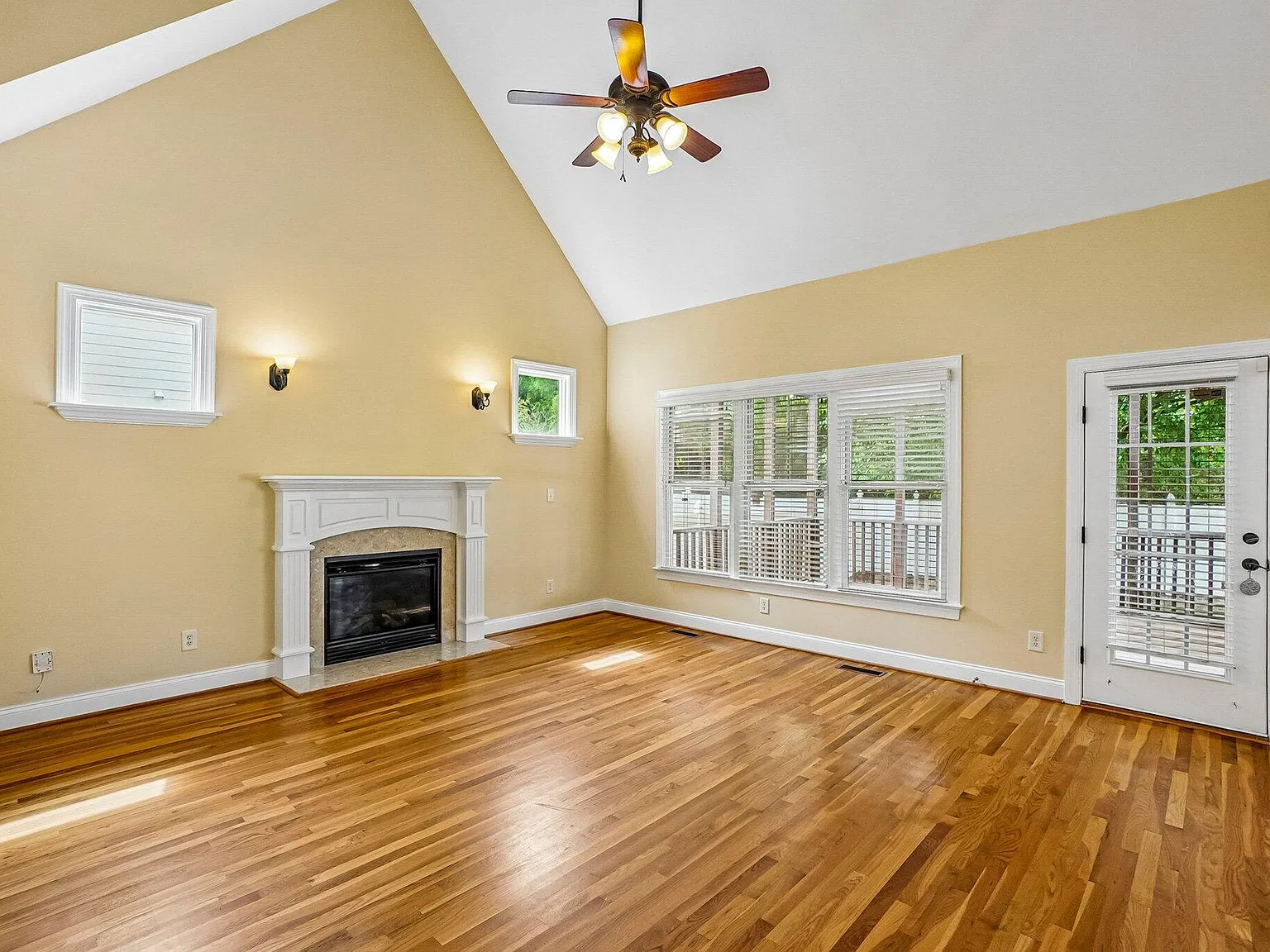 4 bed, 2954 sqft, $3,000 — Photo 2
