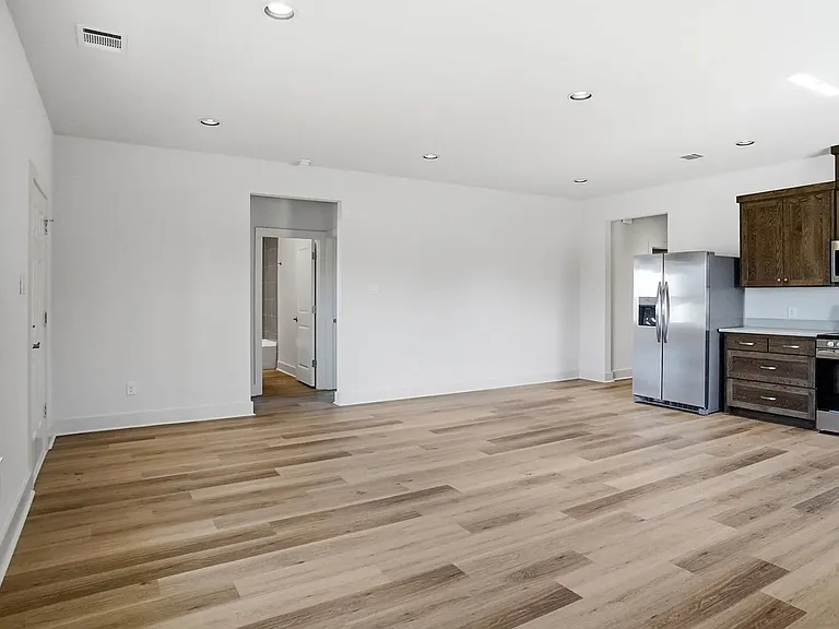 309 Railroad Ave — Photo 10