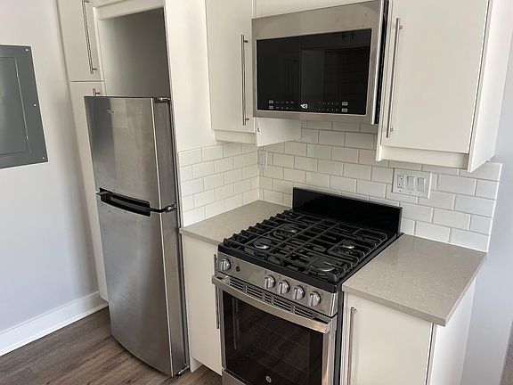 2nd image of 112 W Cerritos Ave #112A