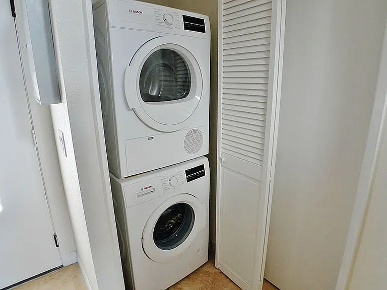 Villa De Adel Apts — Photo 201