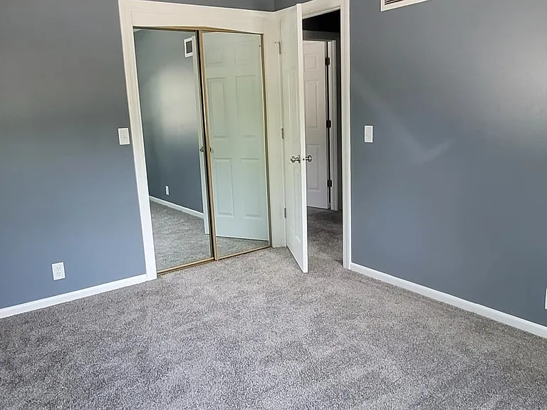1107 Surrey Rd — Photo 36