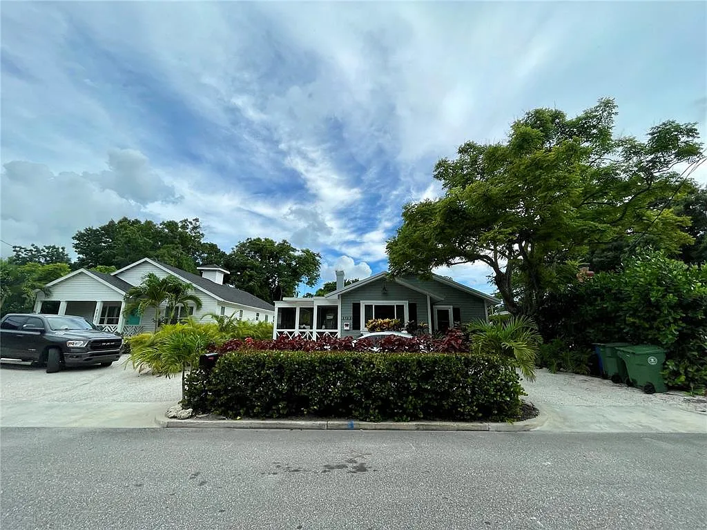 3 bed, 2.0 bath, 1662 sqft, $3,000 — Photo 2