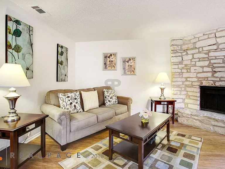 Chateau Avalon of Austin — Photo 4