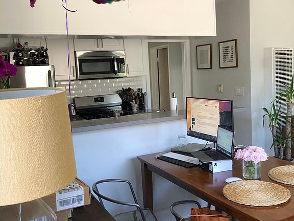 3rd image of 1241 Granville Ave #5