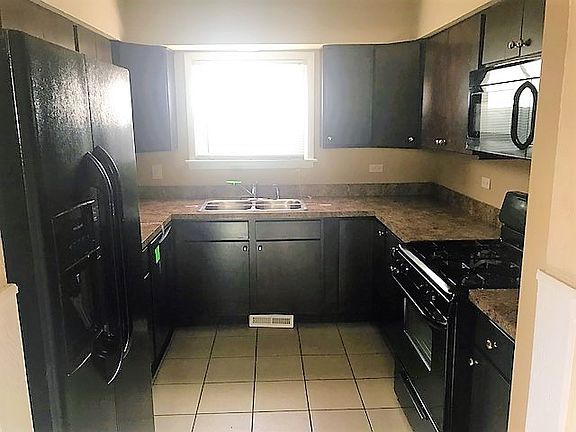 3rd image of 10418 S Green Bay Ave