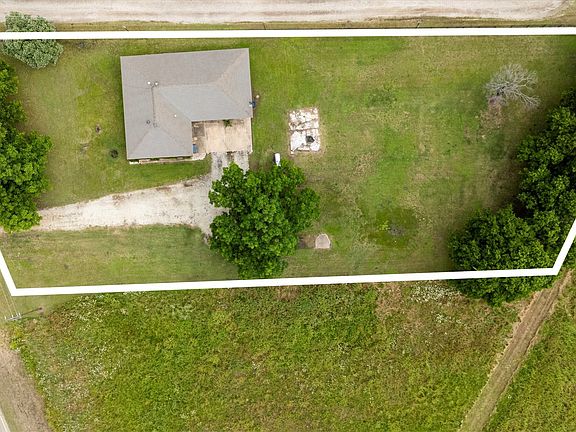 2nd image of 1455 Highway 69 N