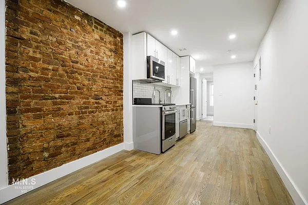 Rented by MNS | media 12