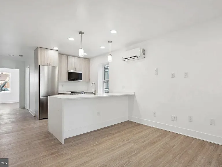 5043 Spruce St #3 — Photo 1