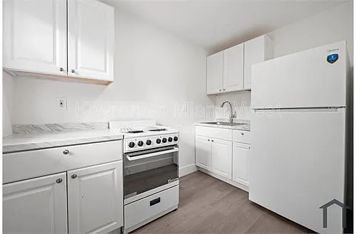 1245 NW 60th St #5 Photo 1