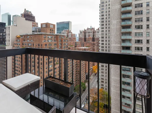 250 East 40th Street image 8 of 20