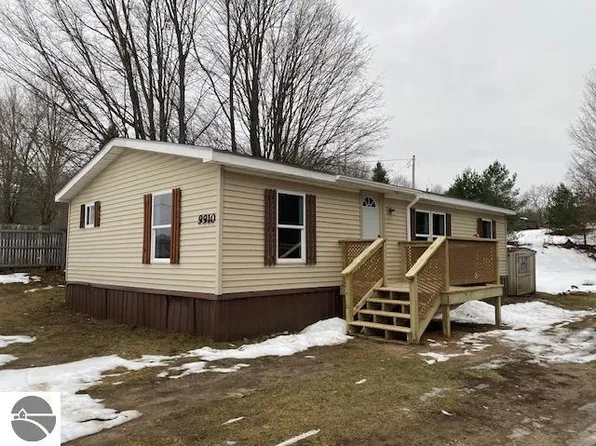 9910 County Road 633, Buckley, MI 49620