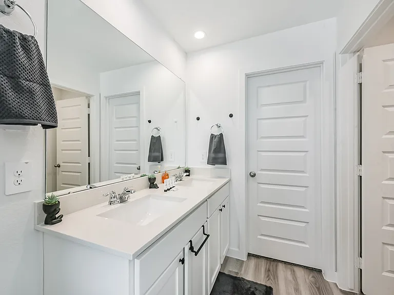 2811 Lisburn Terrace Ln — Photo 12