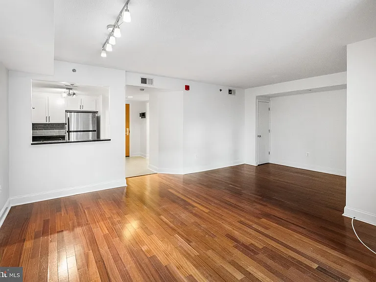 1150 K St NW #311 — Photo 5