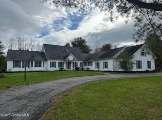 142 Boulderwood Dr, Queensbury, NY 12804