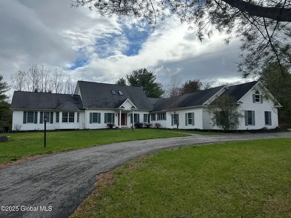 142 Boulderwood Drive, Queensbury, NY 12804