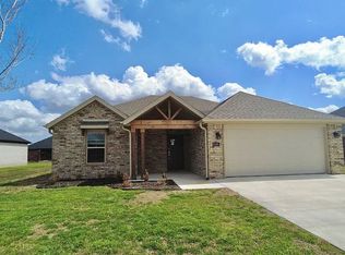 930 Maple View St, Springdale, AR 72762