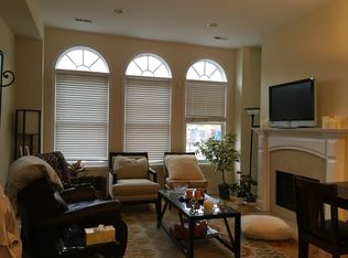 1528 W Greenleaf Ave #A5, Chicago, IL 60626