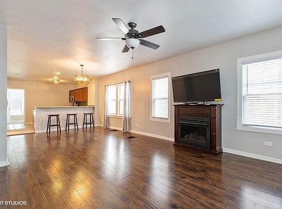 2nd image of 435 N Leamington Ave