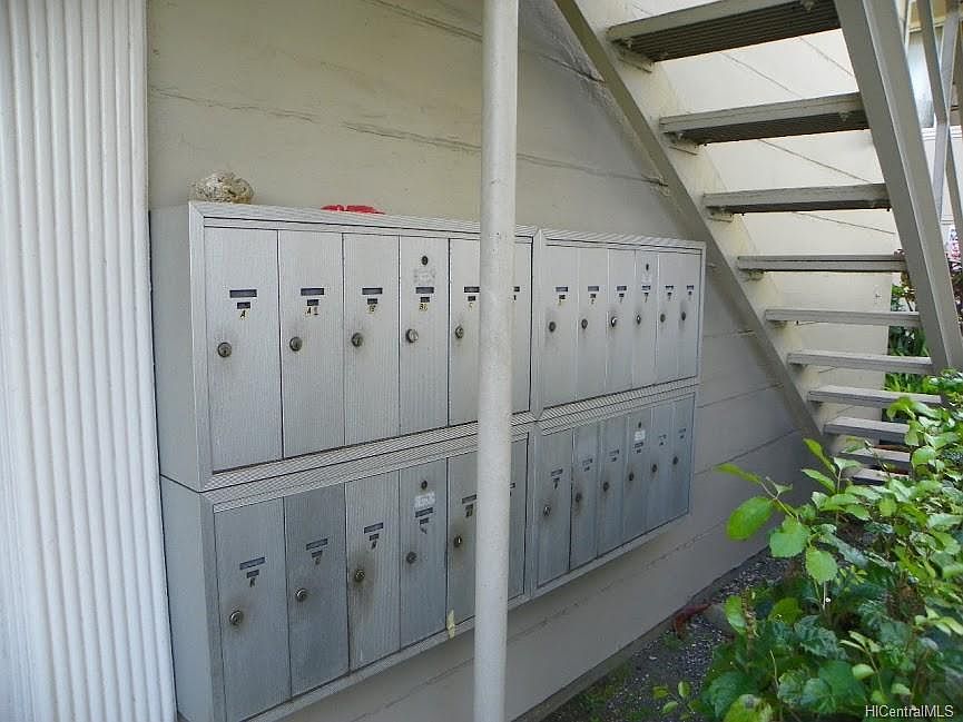 2nd image of 2517 Ala Wai Blvd #G