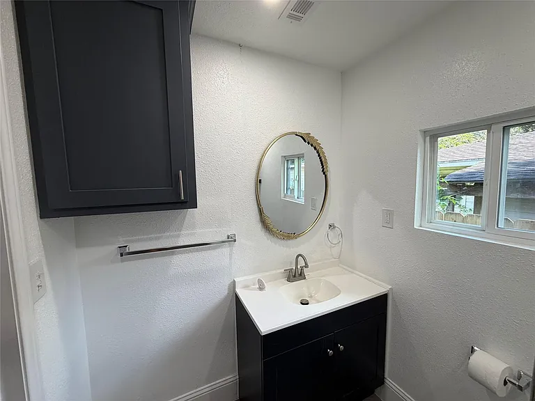 2508 S Texas Ave — Photo 13