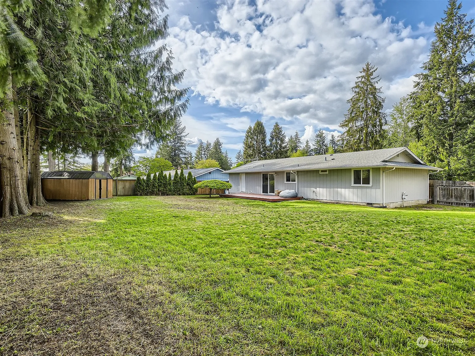 20645 NE 76th Place photo 1