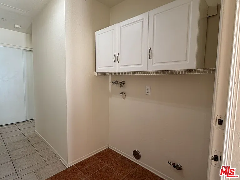 3246 Laurel Ave — Photo 15