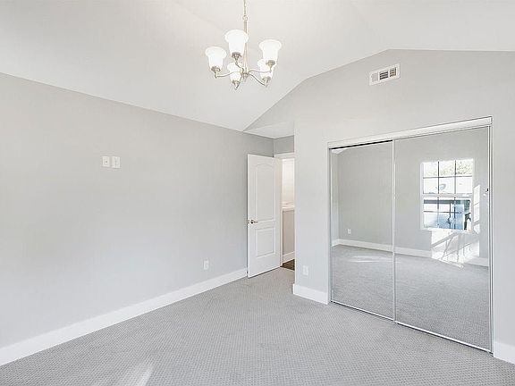 4th image of 611 N Academy St